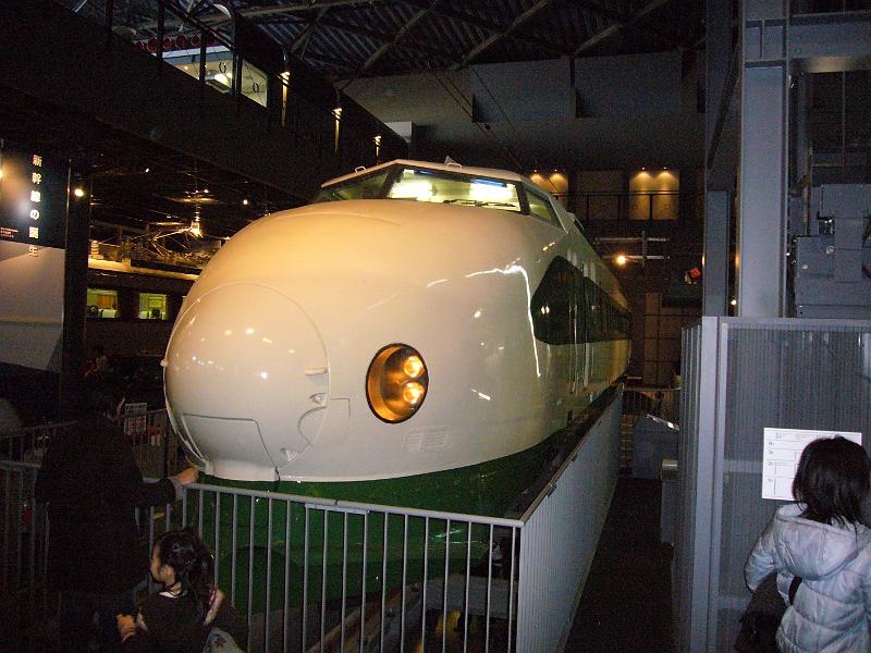 foto_20071118_1259_01.jpg - [de]Der klassische Serie 0 Shinkansen.[en]Head of the classic 0-Series shinkansen.