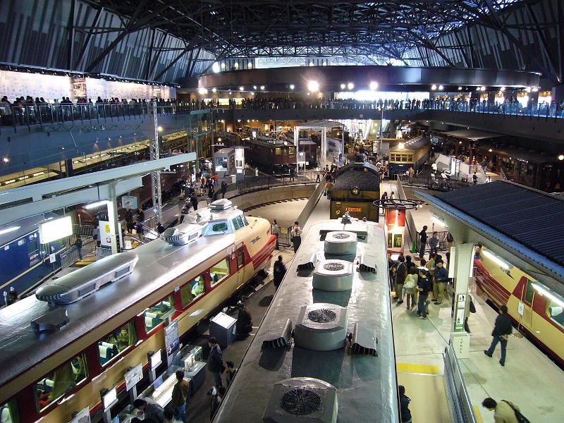 foto_20071118_1318_05.jpg - [de]Und die Architektur kann auch begeistern.[en]And the architecture of the hall is wort looking at as well.