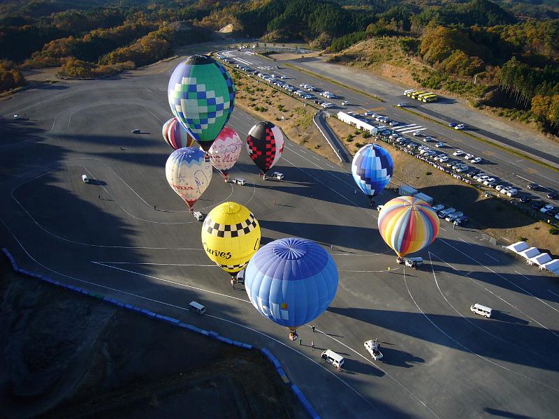 foto_20071122_0742_01.jpg - [de]Und dann sind auch wir gestartet und mischen uns in das Feld.[en]And then we're airborne as well and start our tasks.